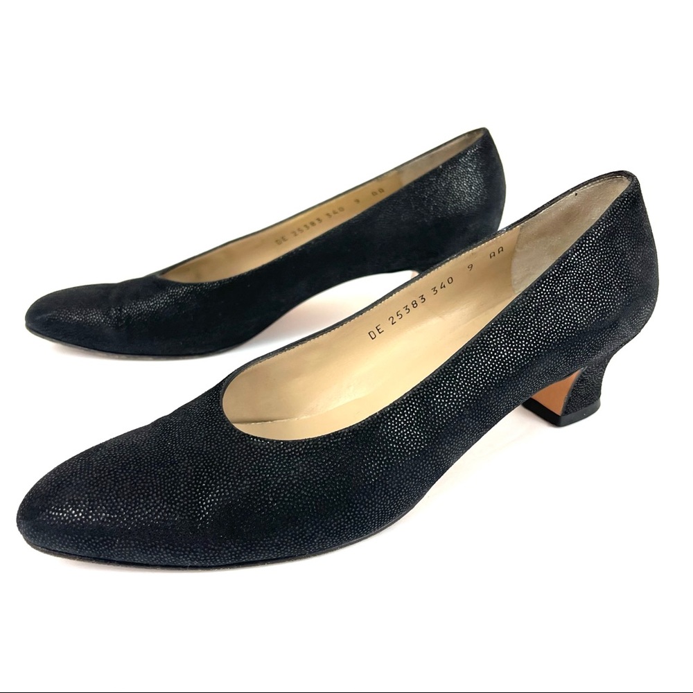 Vintage Salvatore Ferragamo Stingray Leather Pumps Black Kitten Heel